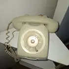 للبيع تلفون قديم عمره اكثر من 45 عام الذي يصرف مع الرقم قديم