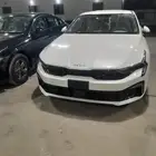 كياK5استاندر بصمه موديل 2026 اللون ابيض اور مادى