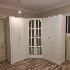 دواليب كبير و وسط مع غرفة نوم