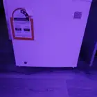 ثلاجه صغيره شبه جديده للبيع وشاشه 32بوصه للبيع