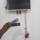 بيع 2 شاشه دانسات مقاس 24 بوصه و32 بوصه. إستعمال خفيف جدا