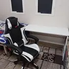 طاوله وكرسي جيمنج للبيع ب 250 ريال