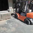 رافعة شوكية فوركلفت للايجار جده