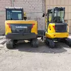 حفار صغير للإيجار اليومي