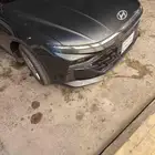 سياره 2025مع سواقها