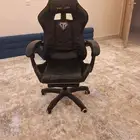 كرسي قيمنق شبه الجديد مافيه عيوب ببيعه لعدم الحاجه