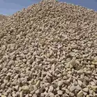 بحص ابيض ورمل وصبيز واسفلت وبطحا