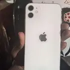 ايفون11مغيرشاشه البطارية77السعر400اخرشي اقل من 400 م ترسلي