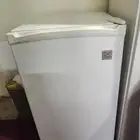 ثلاجة صغيرة
