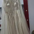 فستان يلبس لرج واكس لرج جديد لبسته مره ابيع ب 400 ريال كلهم