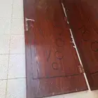 يوجد 2 باب مقاس 80 في 2 تقريبا نظيف للبيع