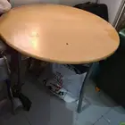 طاوله جيده وكبيره