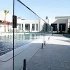 تفصيل قواطع زجاجيه للمسابح