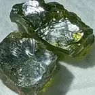 زبرجد خام صافي جدا للبيع