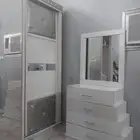 غرفة نوم كامل دولاب سحاب وسرير و 2 كوميدينا وتسريحة