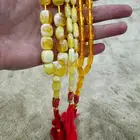 سبح شبيه الكهرمان