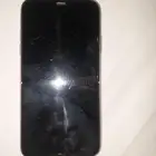 ايفون 11 استعمال خفيف ...يوجد الشاحن وجراب ..لا يوجد بوكس