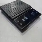 ادوات تحضير قهوة مقطرة (V60)