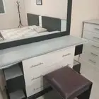 غرفه نوم نفرين لون ابيض إيطالي كامله وكبير الدولاب لونها اب