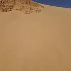 رمل احمر وبحص ابيض وصبيز وبطحا واسفلت