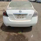يوجد لدينا قطع نيسان التيما 2010 قير عايدي