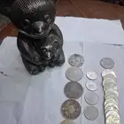 تحفه جميله قديمه حصالة نقود مع ريالات قديمه