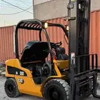 رافعه شوكية فوركلفت للايجار يوجد جميع المقاسات