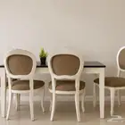 طاولة طعام بحاله جيده