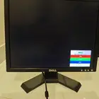 كمبيوتر مكتبي مع شاشة وملحقاته
