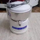 عصاره فواكه omega