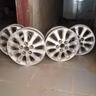 للبيع عددا ربعه جنوط كروم مقاس15نظيفه لايوجد بها رجه 5مسامير