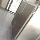 ثلاجه بابين باربع عجلات امريكيه