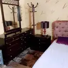 غرفة نوم مع تسريحه و ودلاوب للبيع ومجلس عربي