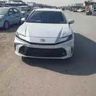 تشليح كامري 2025 أبيض لؤلؤي