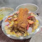 يوجد لدينا حارس استراحات مخيمات كل انواع الحراسه زائد طباخ