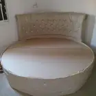 سرير دائري بالمرتبة