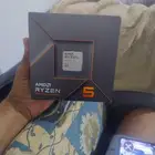 7600