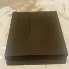 بلاي ستيشن 4 نظيف وممتاز وما يشكي من شيء ب 1200