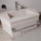 مغسلة مع المرايا