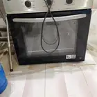 فرن نظيف جدا مع كامل أغراضه للبيع بسبب النقل ع السوم