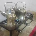يوجد لدينا حارس بالشهر يوجد لدينا قهوجي مع صباب والجميع مناس