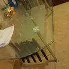 طاولة قزاز رفين نظيفه جدا