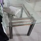 طاوله زجاجيه 6افراد بحاله ممتازه فقط 50ريال