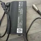 شاحن بطارية حمض الرصاص HP8204B بجهد 24 فولت 4.0 أمبير XLR.