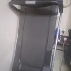 جهاز تريدميل للمشي يوجد عدد السعرات الحرارية الوقت السرعه و