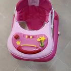سرير ومشاية أطفال