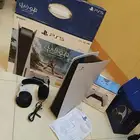 بلايستيشن 5 أقراص بكامل محتوياته 2 وحدات تحكم بالكرتون