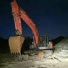 سائق بوكلين يبحت علاعمل