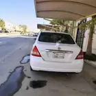 Nissan tita
