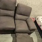 للبيع كنب استرخاء و سرير مفرد ونص مع مرتبة وثلاجة صغيرة